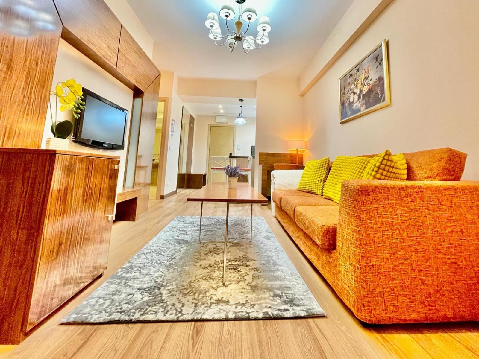 Royal Studio Apartment With A Perfect View - Yamaluxe 부쿠레슈티 외부 사진